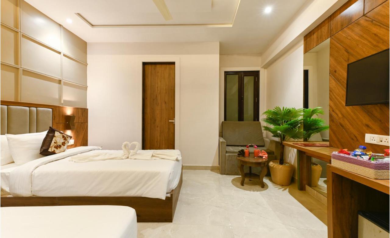 Hotel Avalon Palms Agra Agra  Exterior foto